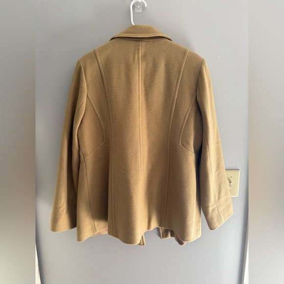 London Fog Pea Coat Women’s SZ L Tan Wool Blend Tortoise Shell Button Outerwear - Picture 6 of 8
